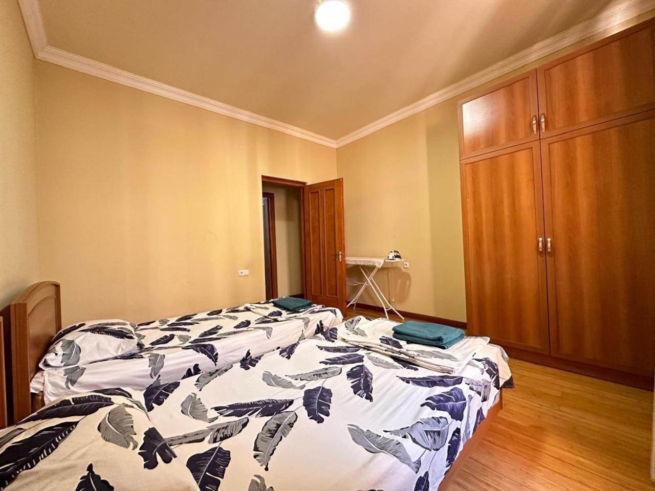 Hotel & Apartments California เยเรวาน ภายนอก รูปภาพ