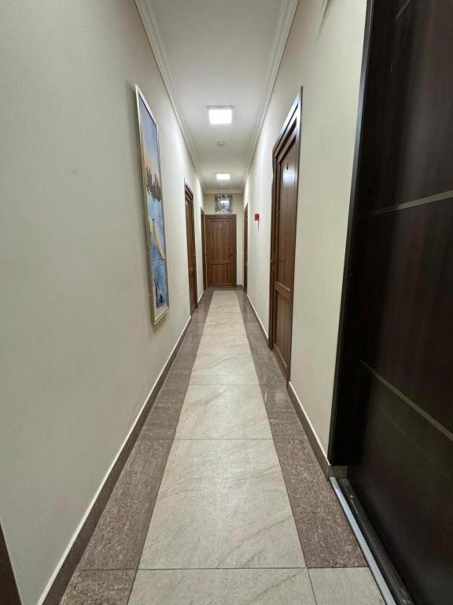 Hotel & Apartments California เยเรวาน ภายนอก รูปภาพ